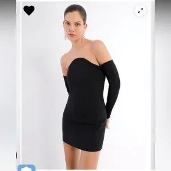 BCBGMAXAZRIA Dresses & Skirts - Women's BCBGMAXAZRIA Black Off-the-Shoulder Mini Dress Size 10